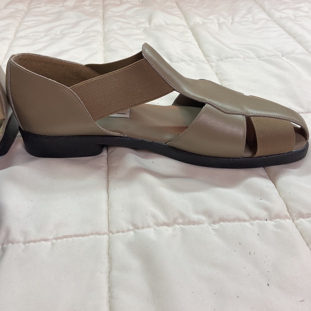 G.wiz Bailey Leather-Upper Sandal Flats Size 10S